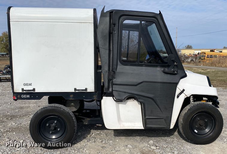 image for item JW9295 2015 Polaris Gem EM 1400 LSV  golf cart