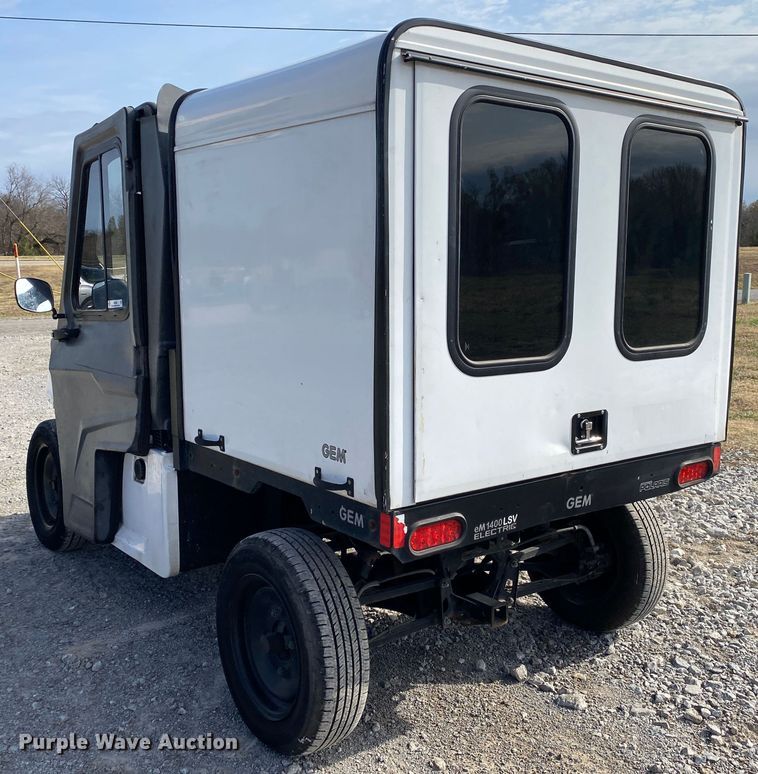 image for item JW9295 2015 Polaris Gem EM 1400 LSV  golf cart
