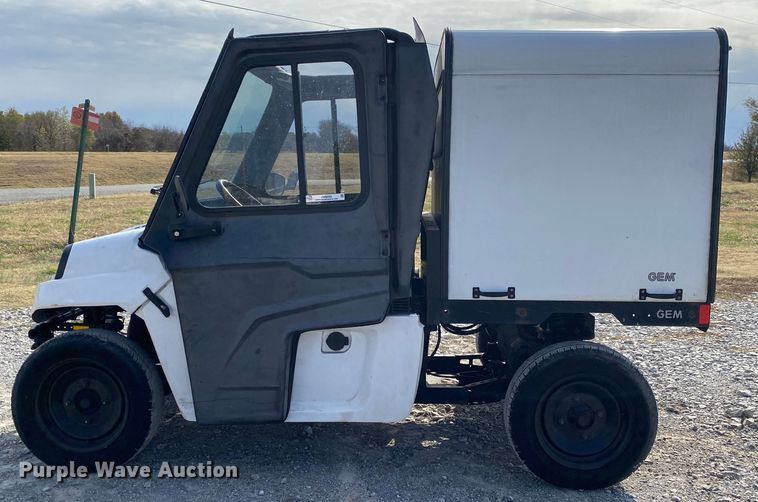 image for item JW9295 2015 Polaris Gem EM 1400 LSV  golf cart