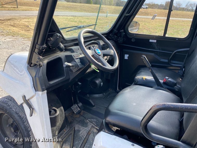 image for item JW9295 2015 Polaris Gem EM 1400 LSV  golf cart