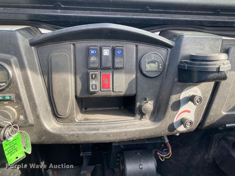 image for item JW9295 2015 Polaris Gem EM 1400 LSV  golf cart