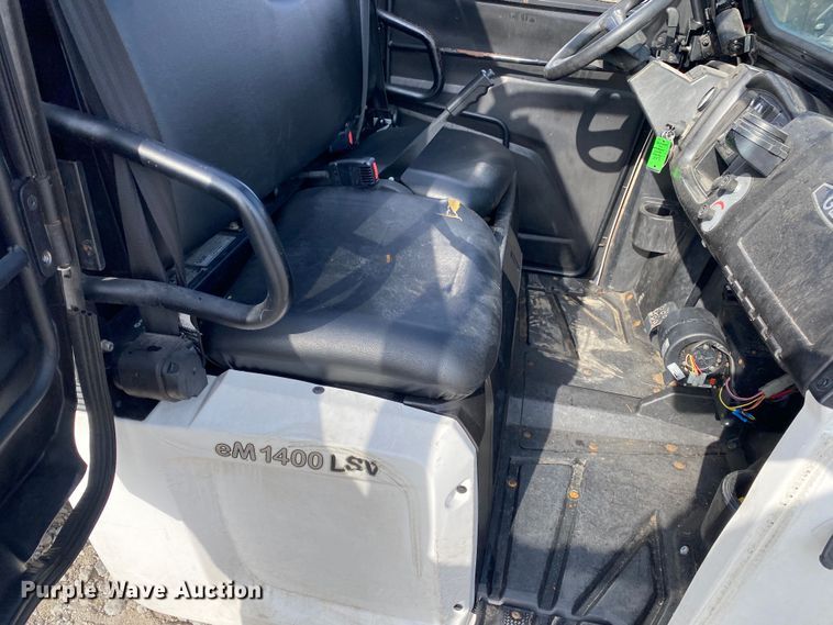 image for item JW9295 2015 Polaris Gem EM 1400 LSV  golf cart