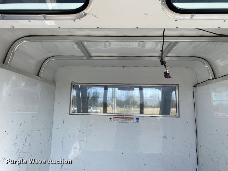 image for item JW9295 2015 Polaris Gem EM 1400 LSV  golf cart