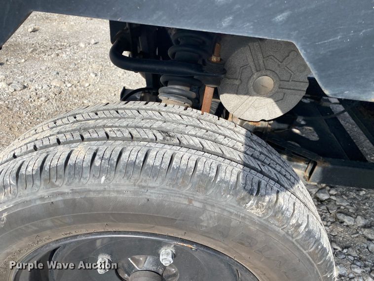 image for item JW9295 2015 Polaris Gem EM 1400 LSV  golf cart