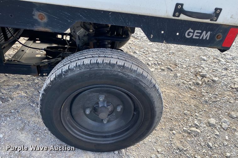 image for item JW9295 2015 Polaris Gem EM 1400 LSV  golf cart