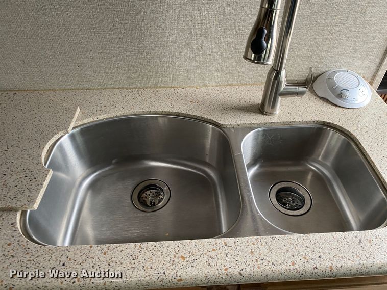 image for item JW9308 2017 Keystone Laredo  camper