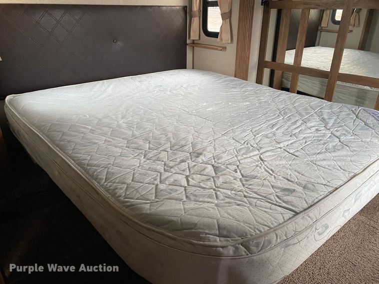 image for item JW9308 2017 Keystone Laredo  camper