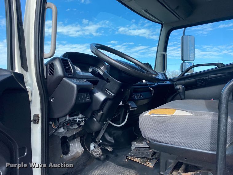 image for item JW9310 2011 Hino 268  box truck