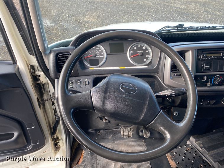 image for item JW9310 2011 Hino 268  box truck