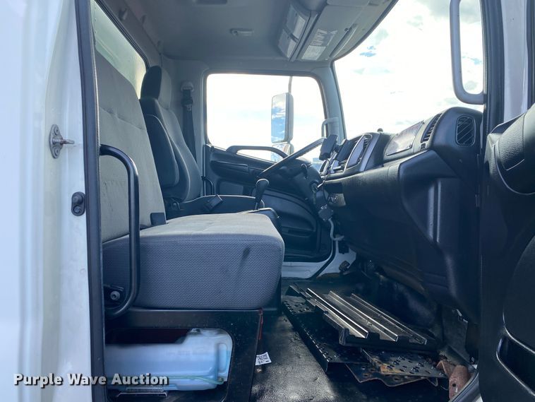 image for item JW9310 2011 Hino 268  box truck