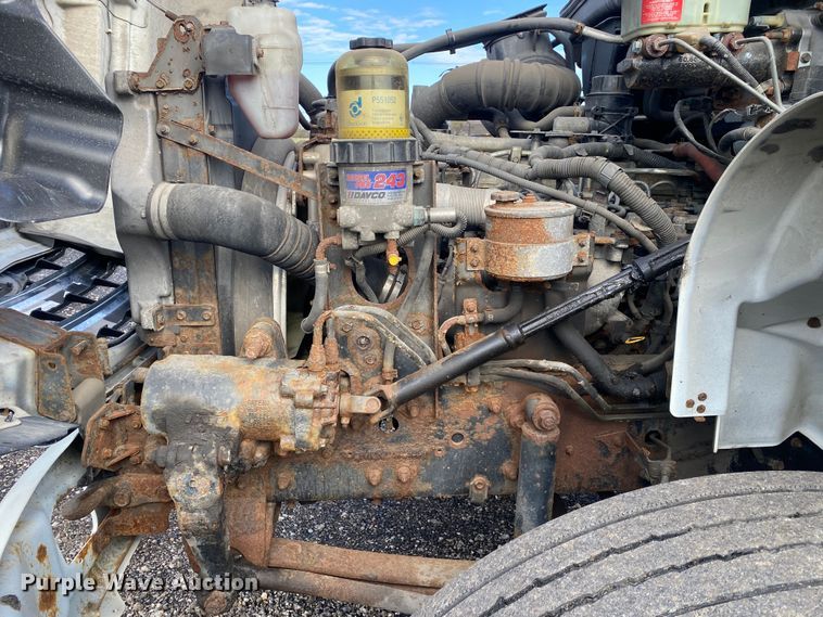 image for item JW9310 2011 Hino 268  box truck