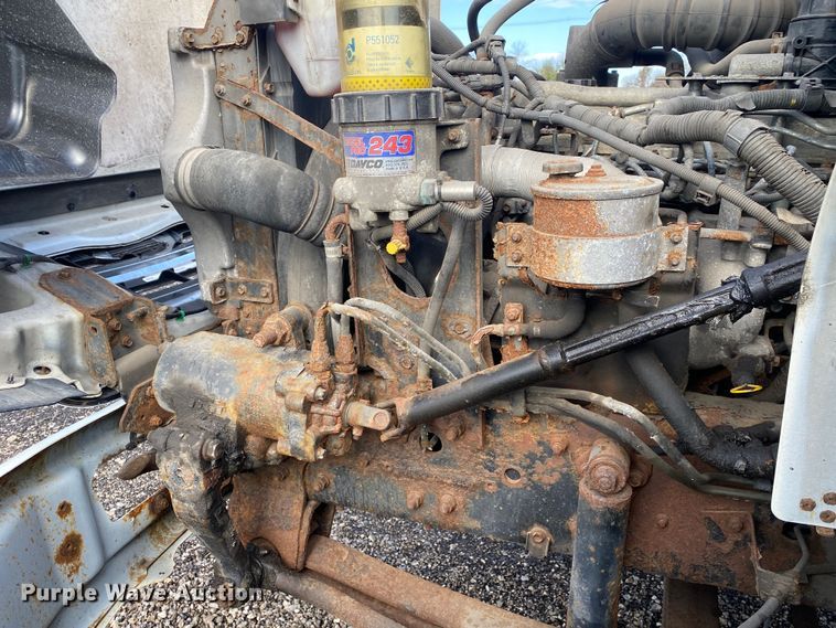 image for item JW9310 2011 Hino 268  box truck