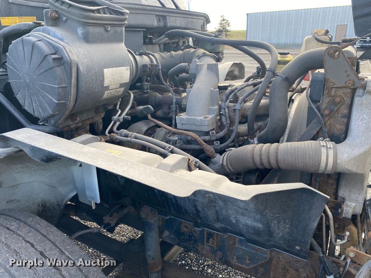 image for item JW9310 2011 Hino 268  box truck