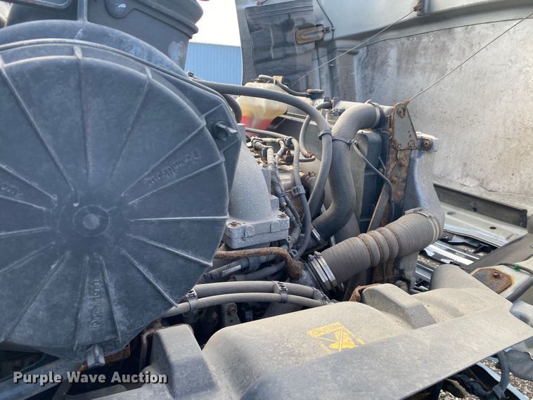 image for item JW9310 2011 Hino 268  box truck