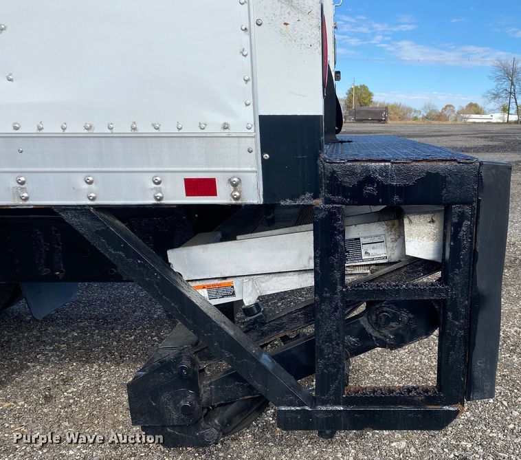 image for item JW9310 2011 Hino 268  box truck