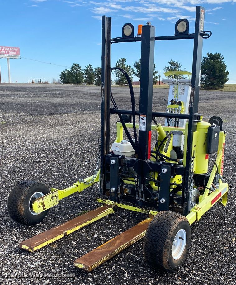 image for item JW9317 2014 Donkey Burro B13-3K  forklift