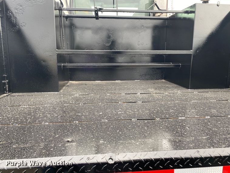 image for item JW9319 2006 International 7600  toter truck