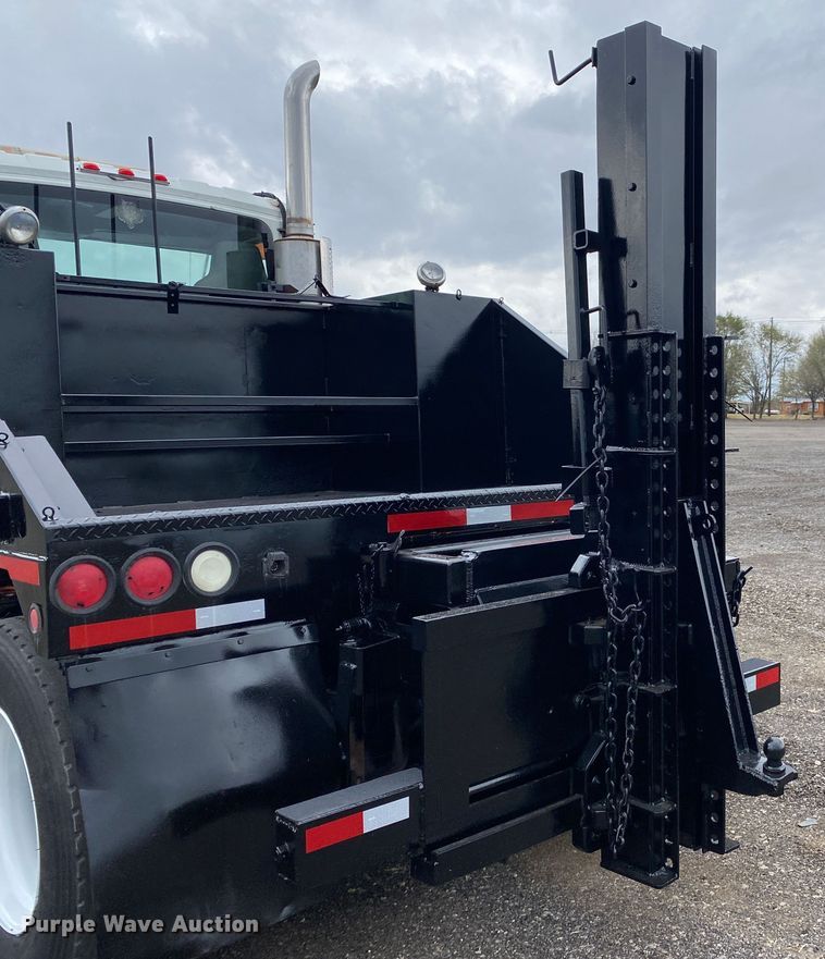 image for item JW9319 2006 International 7600  toter truck