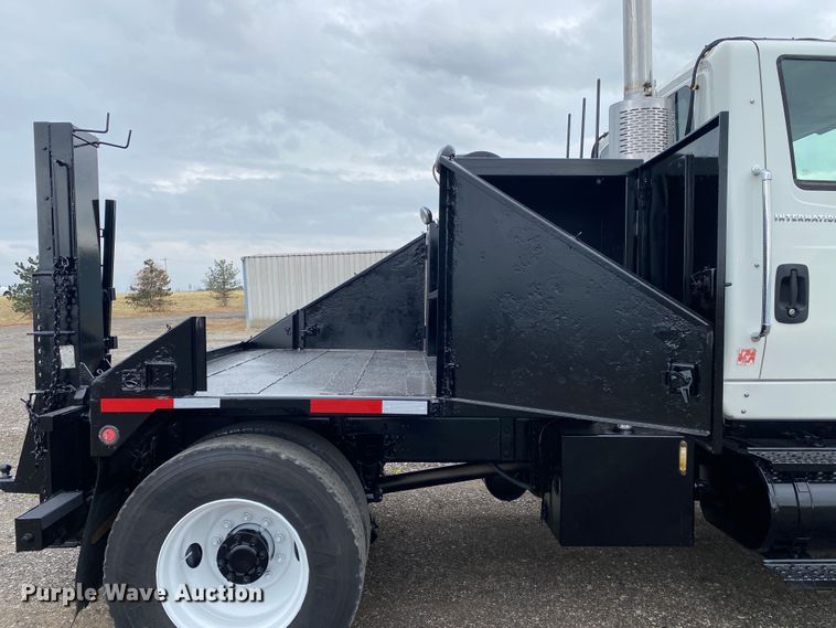 image for item JW9319 2006 International 7600  toter truck