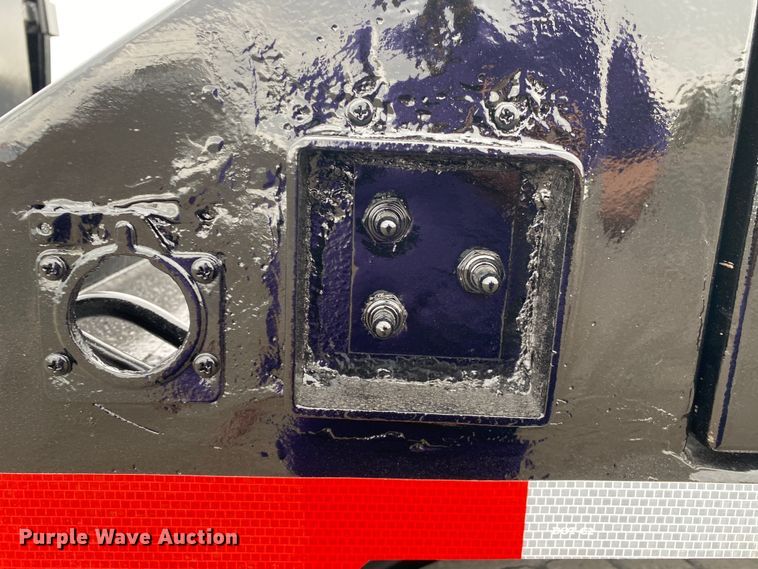 image for item JW9319 2006 International 7600  toter truck