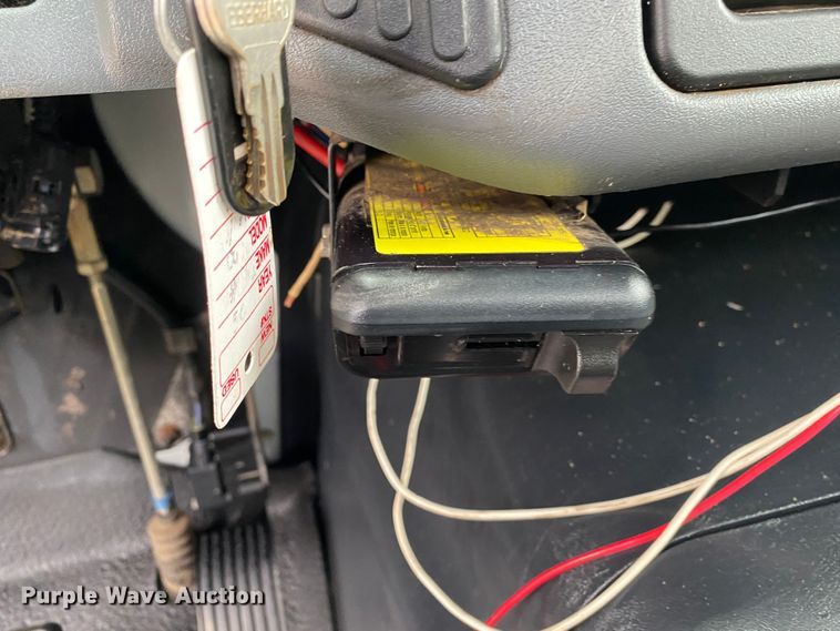 image for item JW9319 2006 International 7600  toter truck