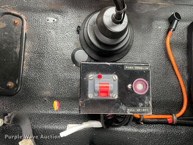 image for item JW9319 2006 International 7600  toter truck