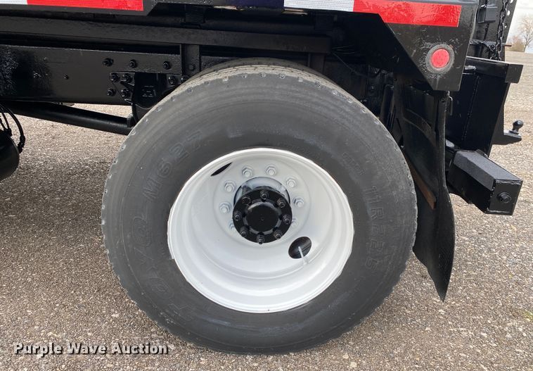 image for item JW9319 2006 International 7600  toter truck