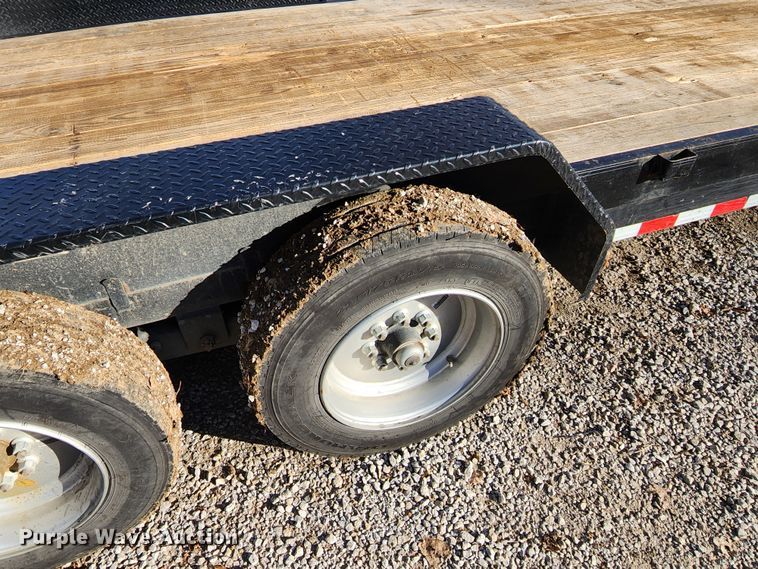 image for item JW9957 2022 Load Trail  equipment trailer