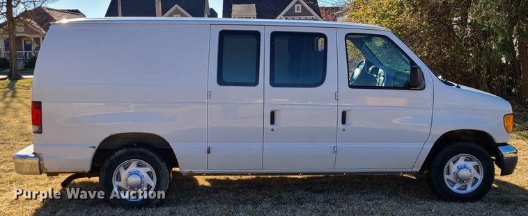 image for item JW9960 2006 Ford E150  van