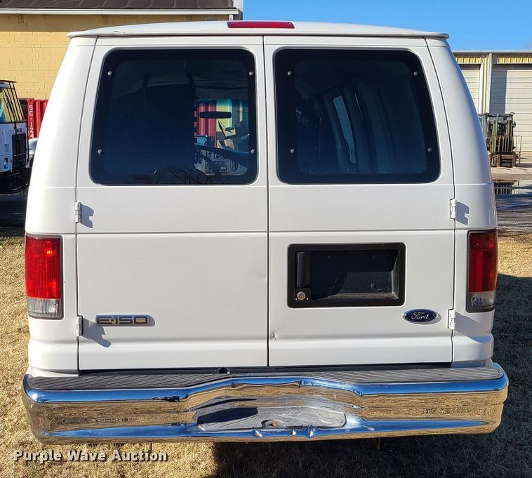image for item JW9960 2006 Ford E150  van