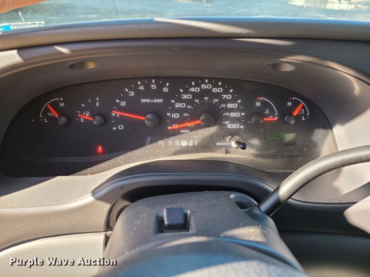 image for item JW9960 2006 Ford E150  van