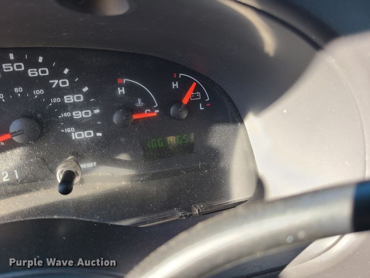 image for item JW9960 2006 Ford E150  van