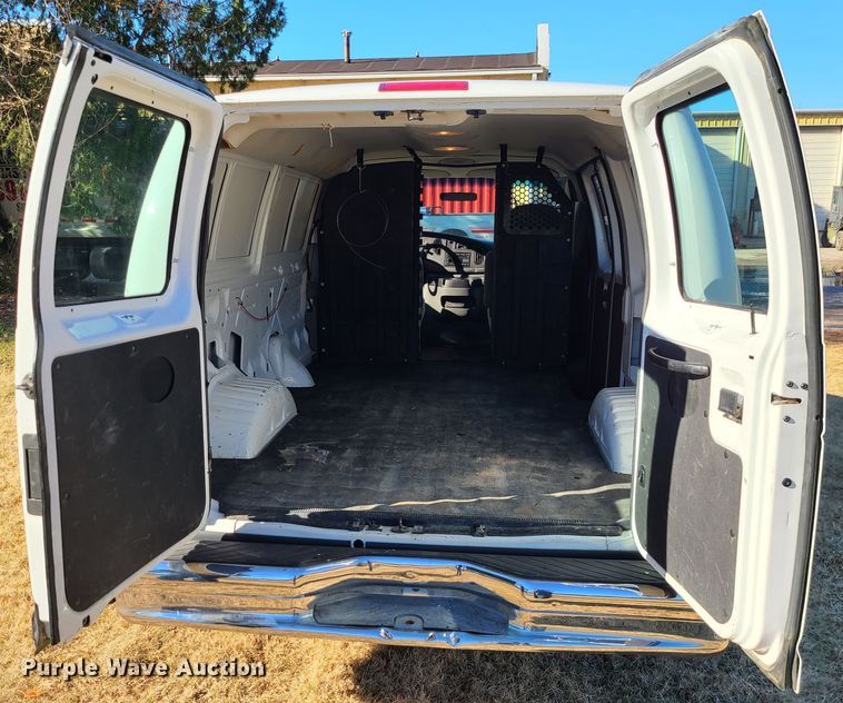image for item JW9960 2006 Ford E150  van