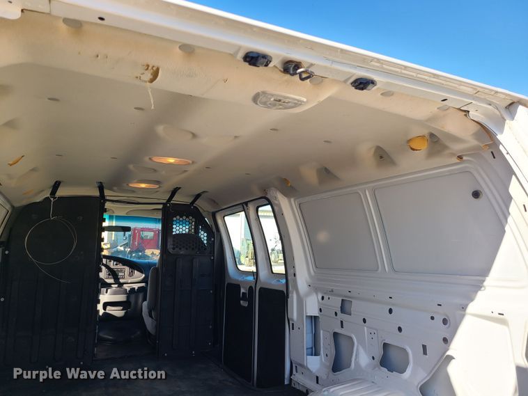 image for item JW9960 2006 Ford E150  van