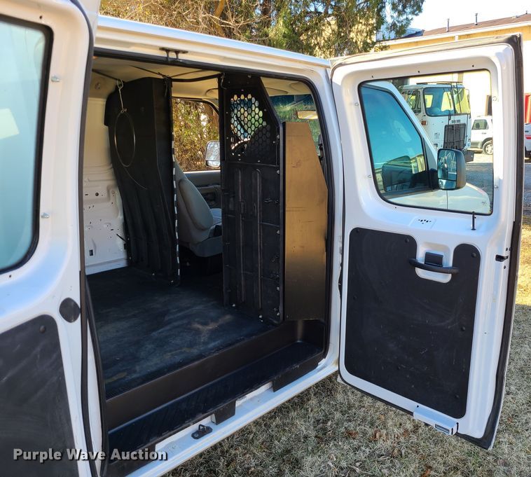 image for item JW9960 2006 Ford E150  van