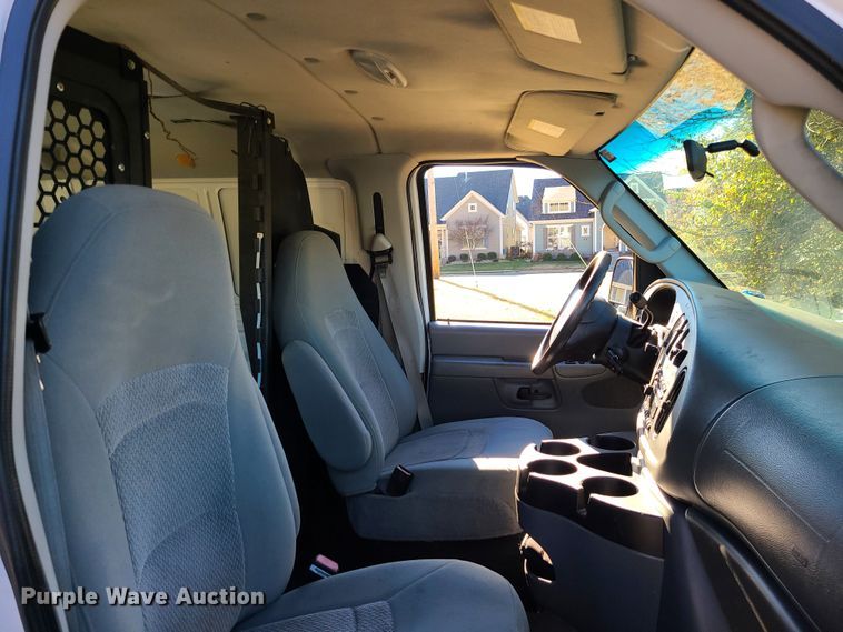 image for item JW9960 2006 Ford E150  van