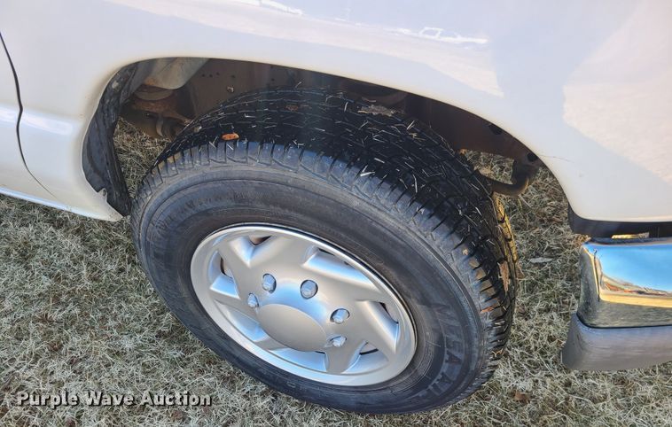 image for item JW9960 2006 Ford E150  van