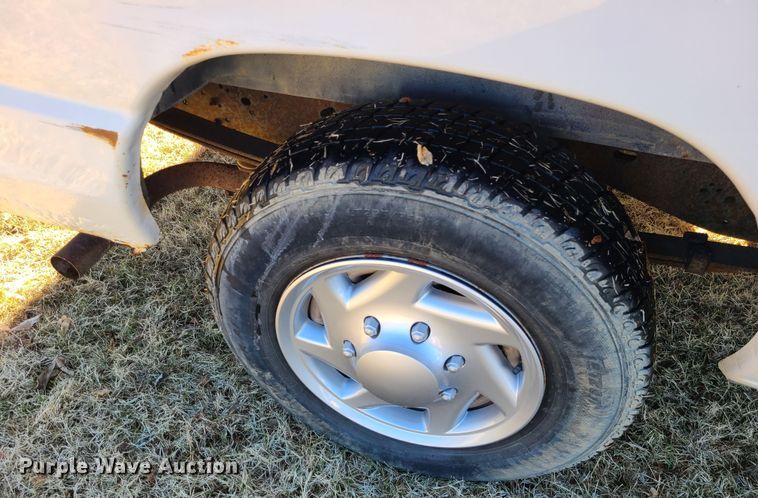 image for item JW9960 2006 Ford E150  van