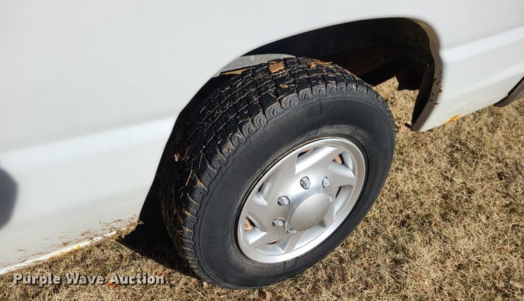 image for item JW9960 2006 Ford E150  van