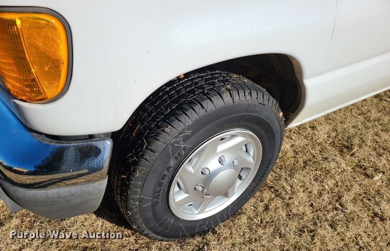 image for item JW9960 2006 Ford E150  van