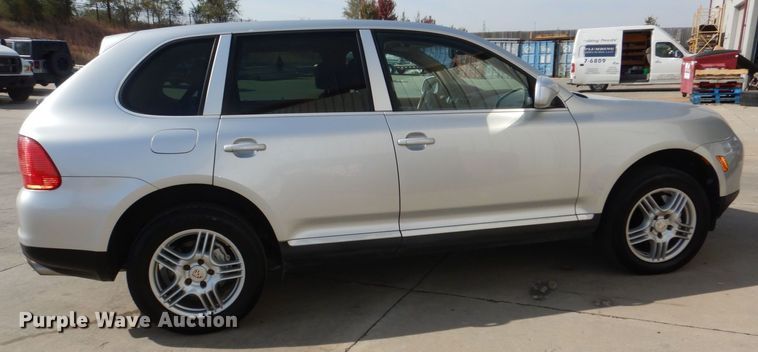 image for item JZ9045 2004 Porsche Cayenne S  SUV