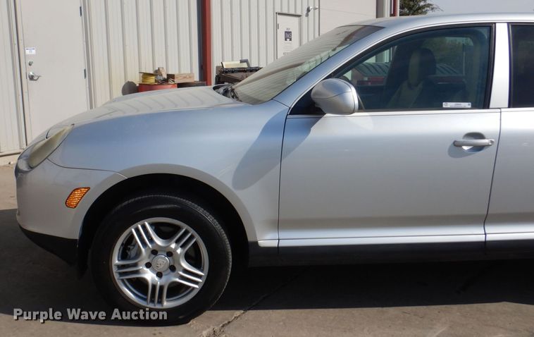 image for item JZ9045 2004 Porsche Cayenne S  SUV