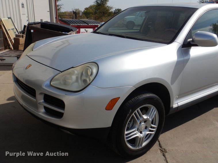 image for item JZ9045 2004 Porsche Cayenne S  SUV