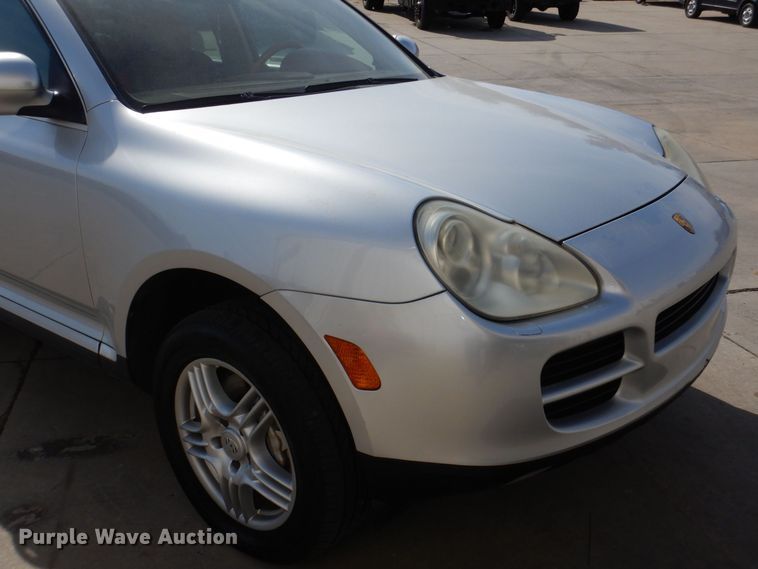 image for item JZ9045 2004 Porsche Cayenne S  SUV