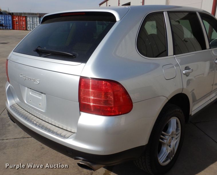 image for item JZ9045 2004 Porsche Cayenne S  SUV