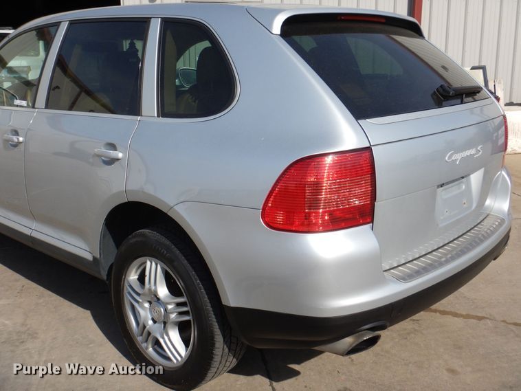 image for item JZ9045 2004 Porsche Cayenne S  SUV