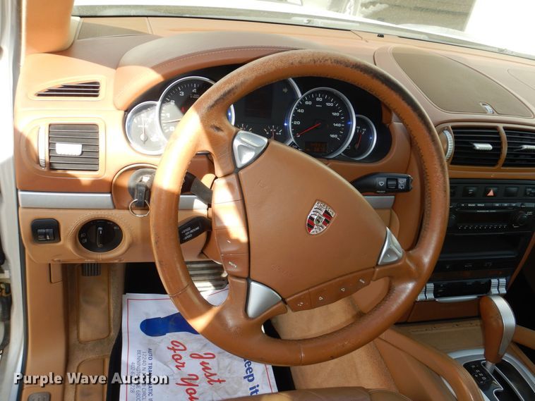 image for item JZ9045 2004 Porsche Cayenne S  SUV