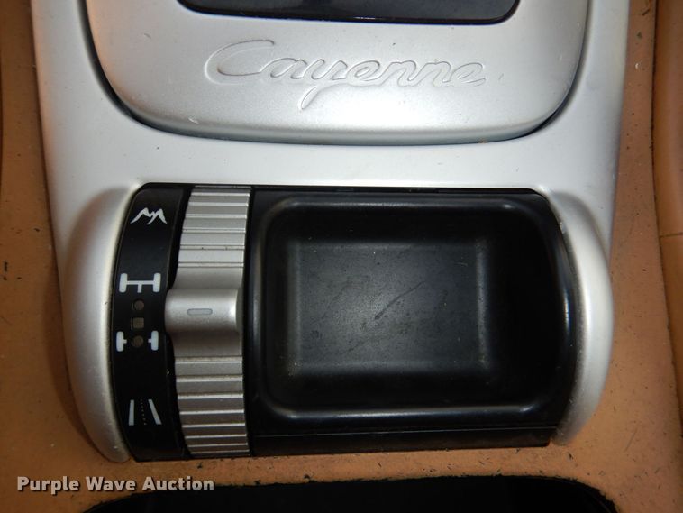 image for item JZ9045 2004 Porsche Cayenne S  SUV