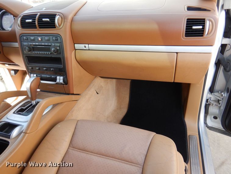 image for item JZ9045 2004 Porsche Cayenne S  SUV