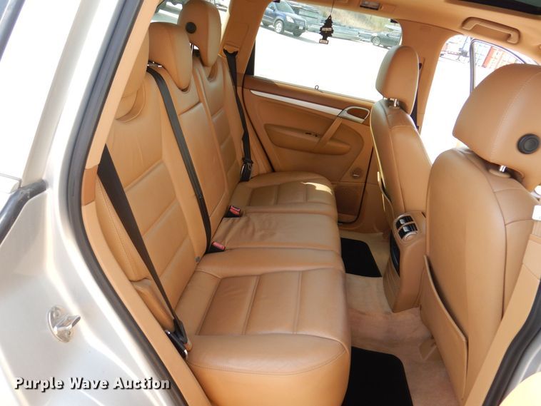 image for item JZ9045 2004 Porsche Cayenne S  SUV